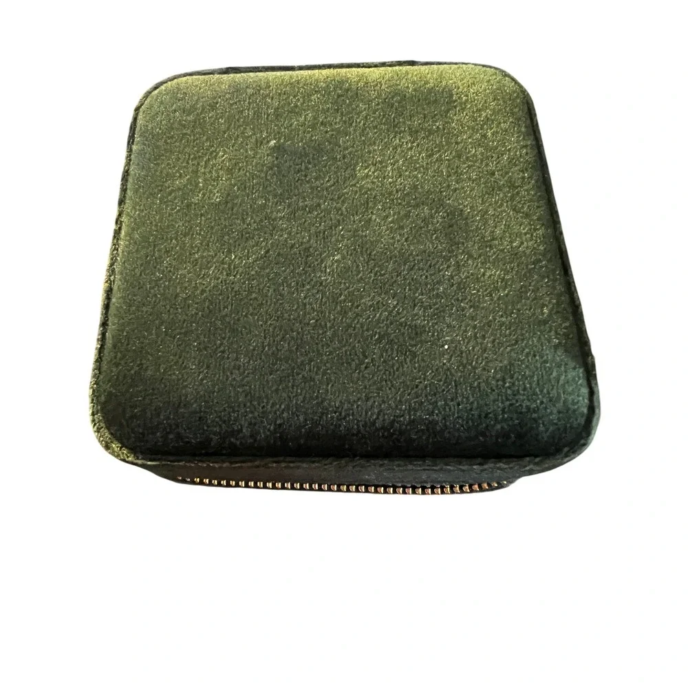 Benevolence Green Velvet Jewelry‎ Travel Case Organizer with Mirror NEW